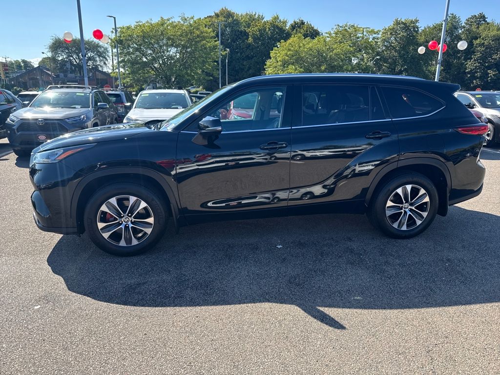 2020 Toyota Highlander XLE photo 4