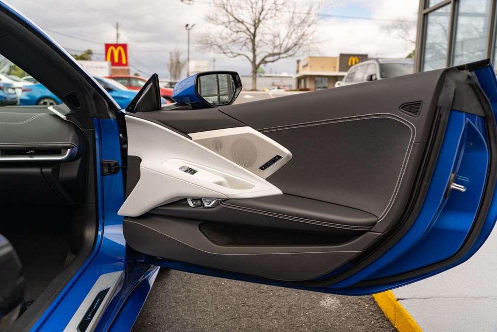 2021 Chevrolet Corvette Stingray photo