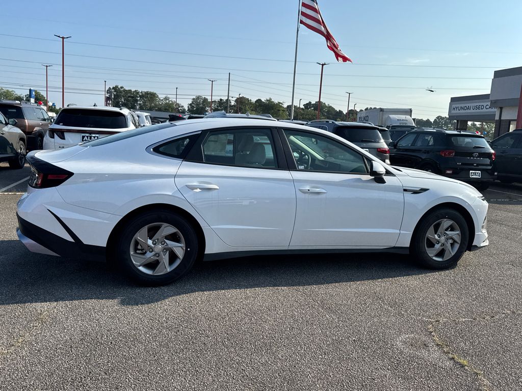 2025 Hyundai Sonata SE photo 6