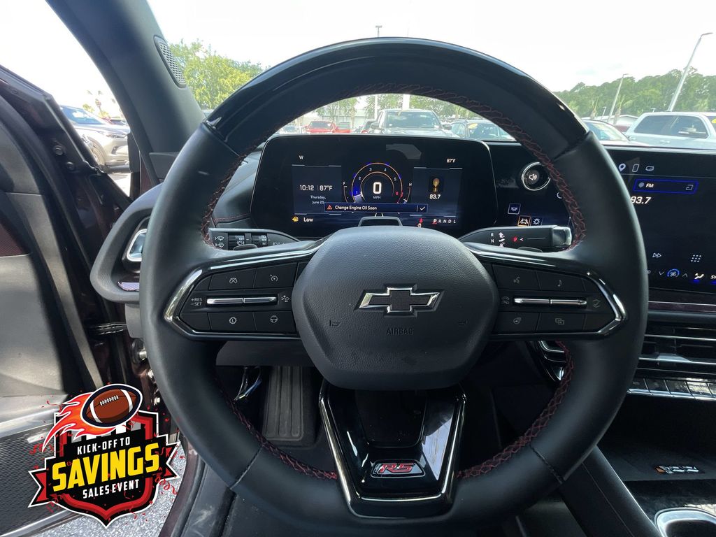 Used 2025 Chevrolet Traverse SUV
