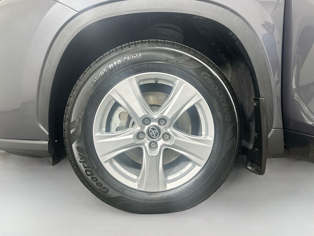 Thumbnail: 2024 Toyota Highlander - 31