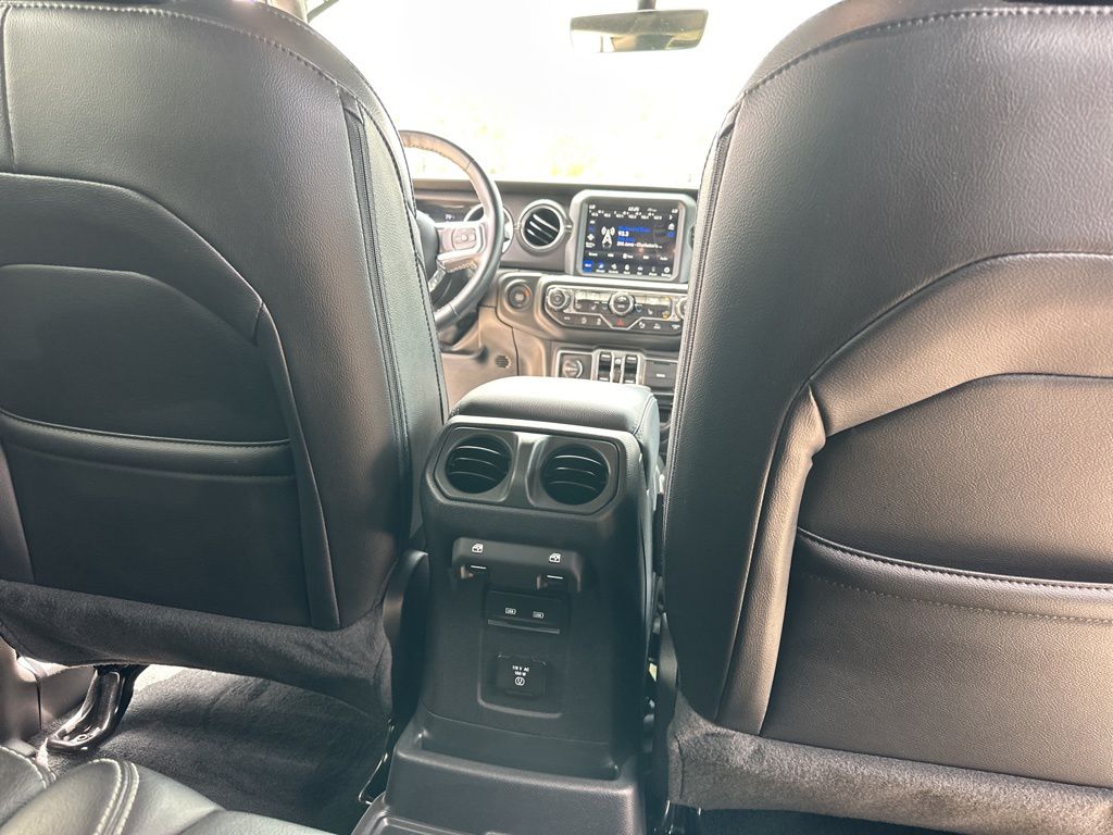 2023 Silver Zynith Clearcoat Jeep Wrangler Sahara 4X4 SUV