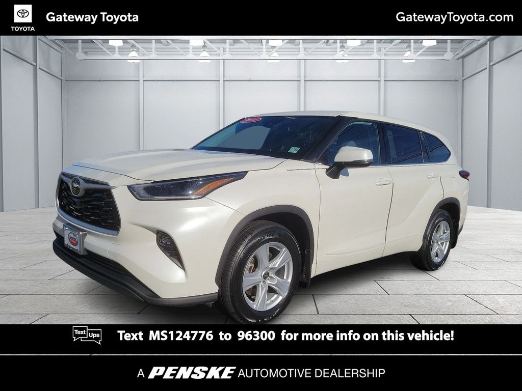 2021 Toyota Highlander LE -
                Toms River, NJ