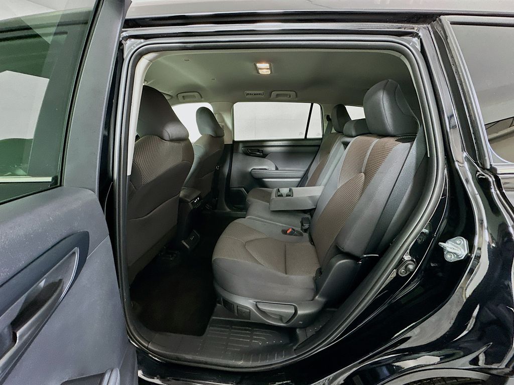 Thumbnail: 2025 Toyota Highlander - 23