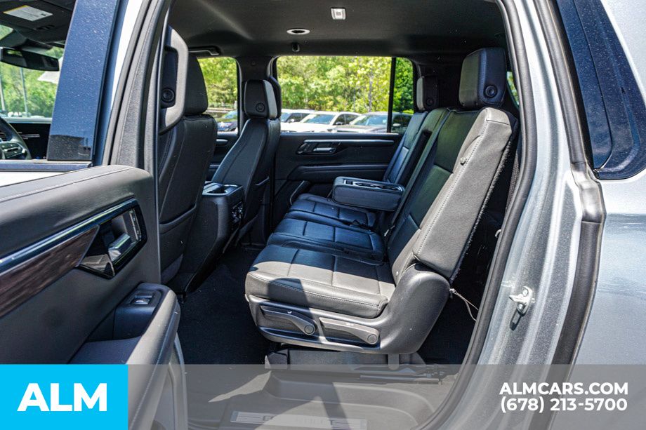 Used 2025 Gray Chevrolet Z71 image 21