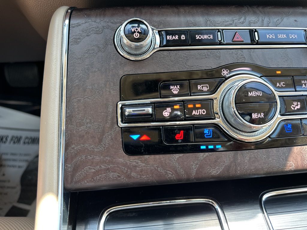 2021 Pristine White Lincoln Aviator Reserve AWD SUV