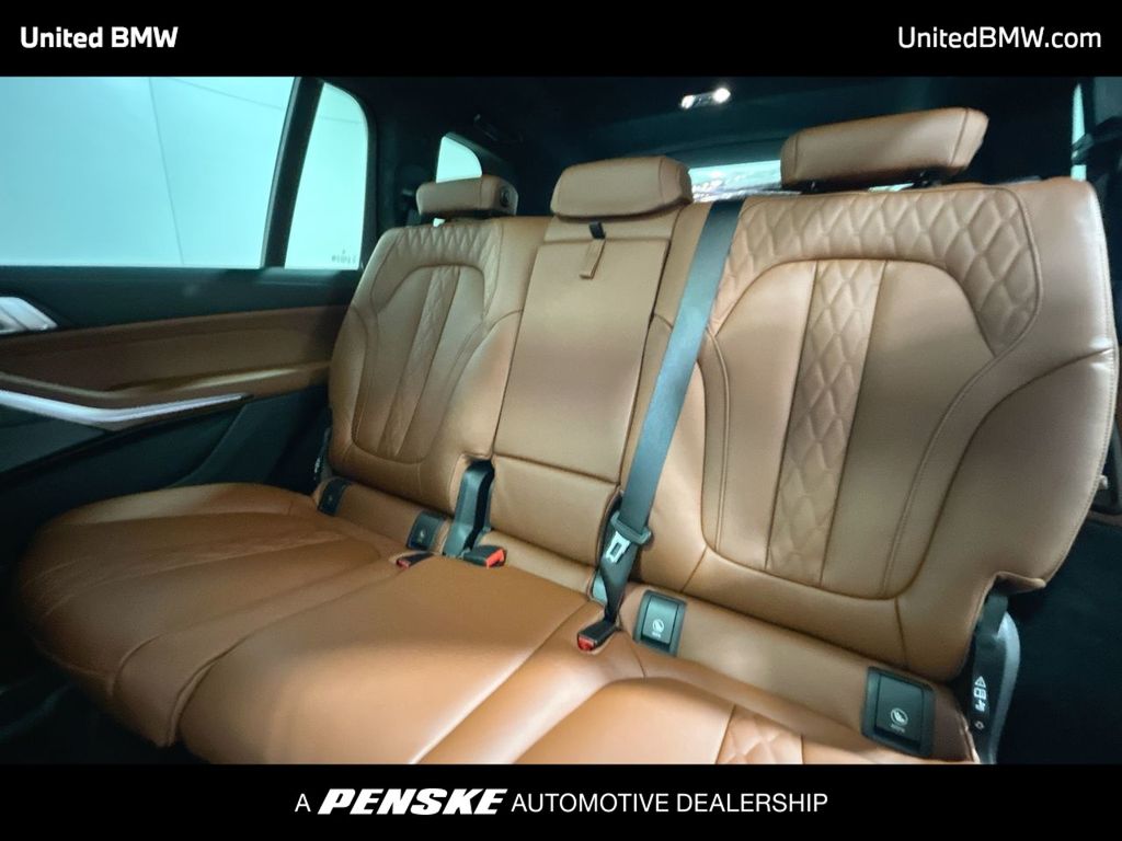 Thumbnail: 2026 BMW X7 - 21