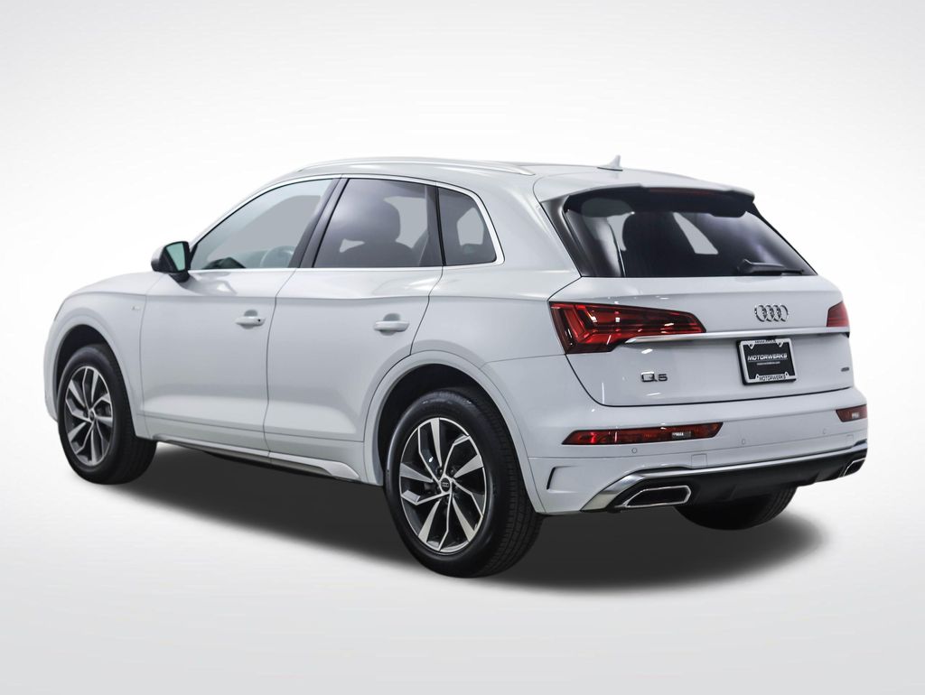 Thumbnail: 2023 Audi Q5 - 3