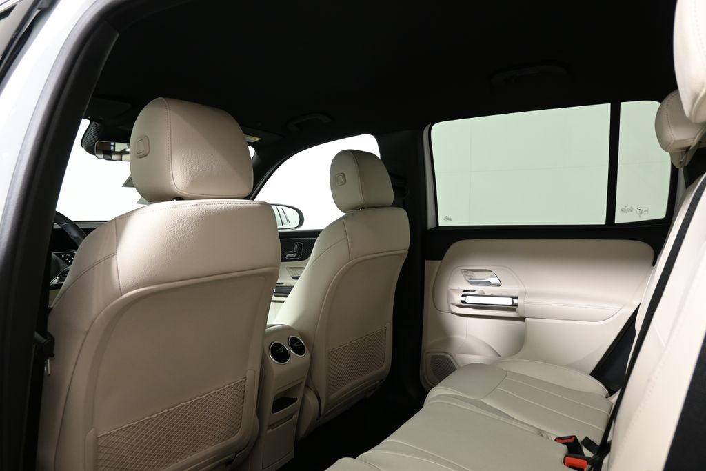 2025 Mercedes-Benz GLB 250 24