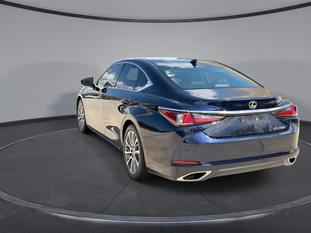 Thumbnail: 2020 Lexus ES - 10