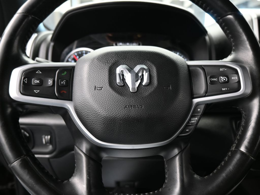 Used 2021 Diamond Black Crystal Pearlcoat Ram Big Horn/Lone Star image 25