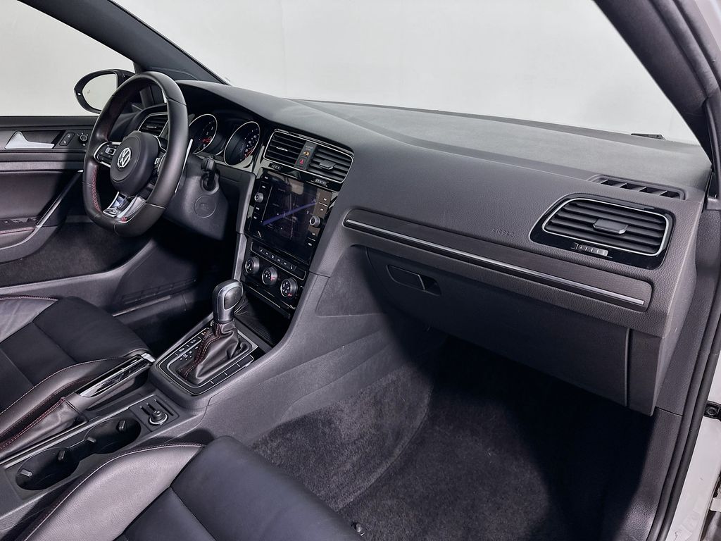 Thumbnail: 2021 Volkswagen Golf - 30