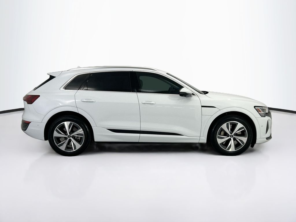 Thumbnail: 2024 Audi Q8 e-tron - 4
