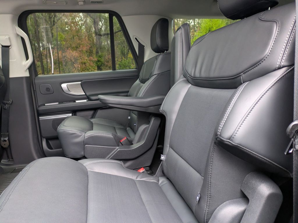 2025 Ford Expedition Platinum MAX