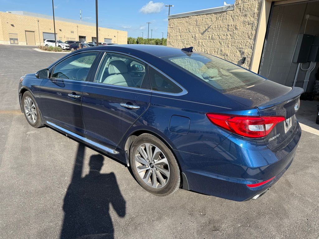 Thumbnail: 2015 Hyundai Sonata - 4