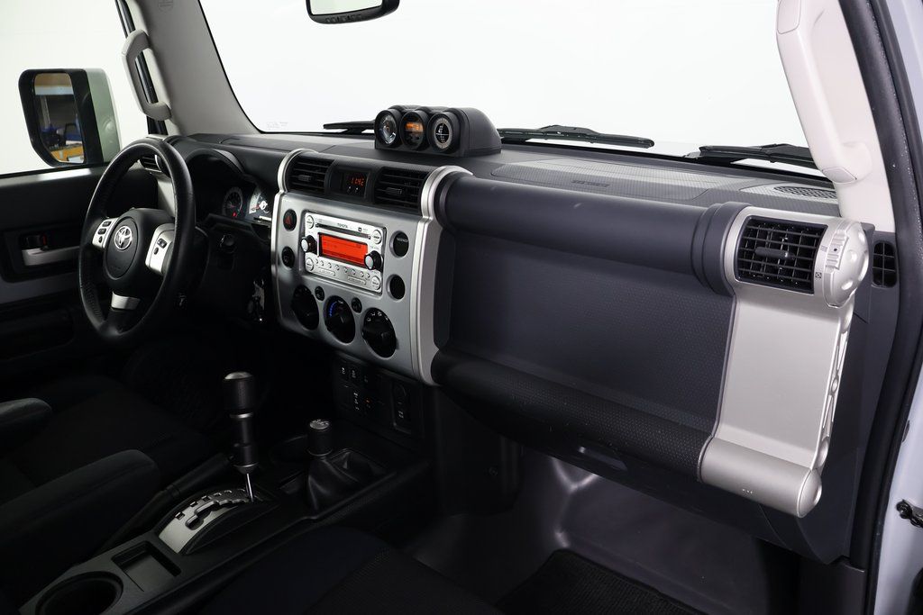 Thumbnail: 2014 Toyota FJ Cruiser - 9