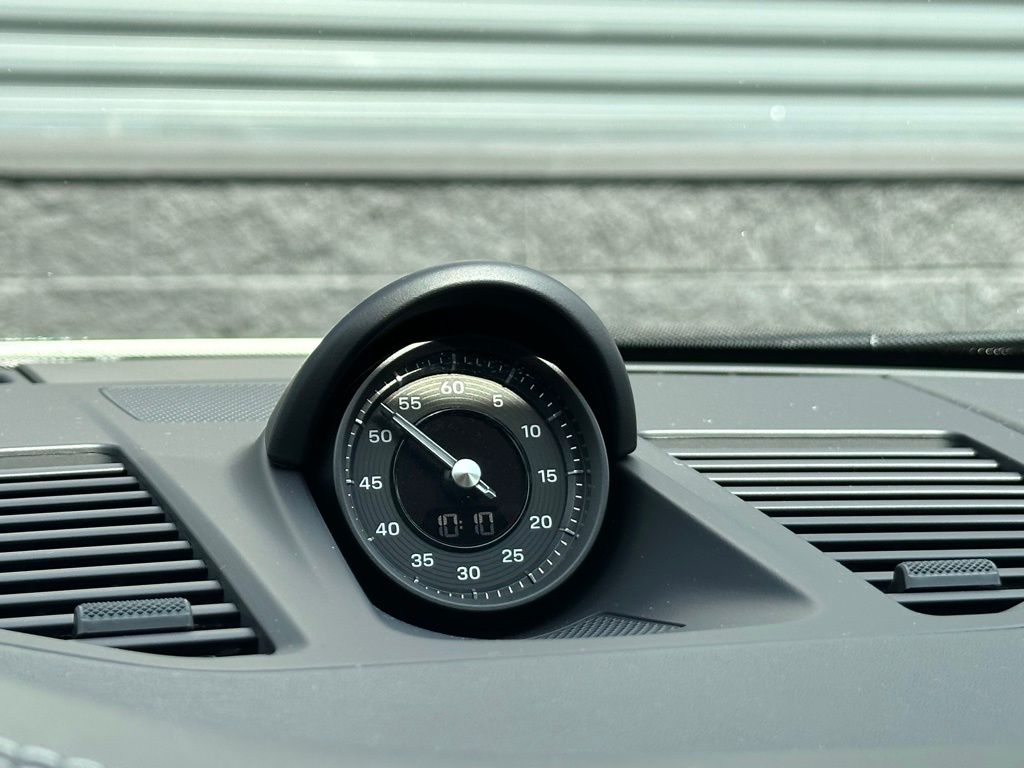 Thumbnail: 2022 Porsche 911 - 32