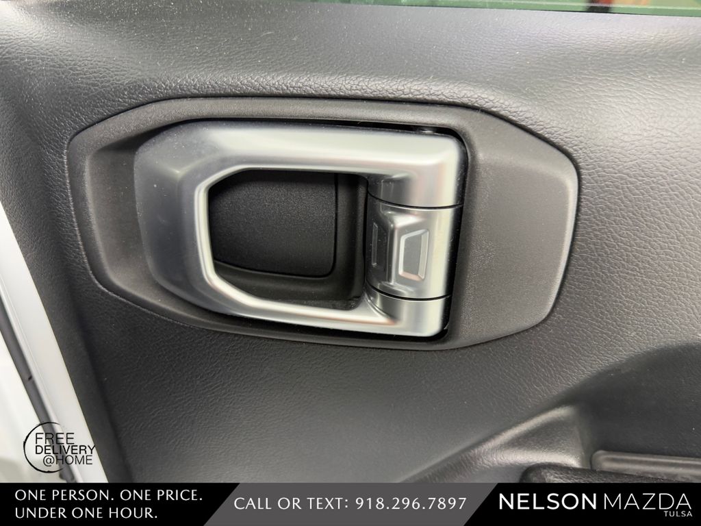 Used 2019 White Jeep Unlimited Sport S image 41