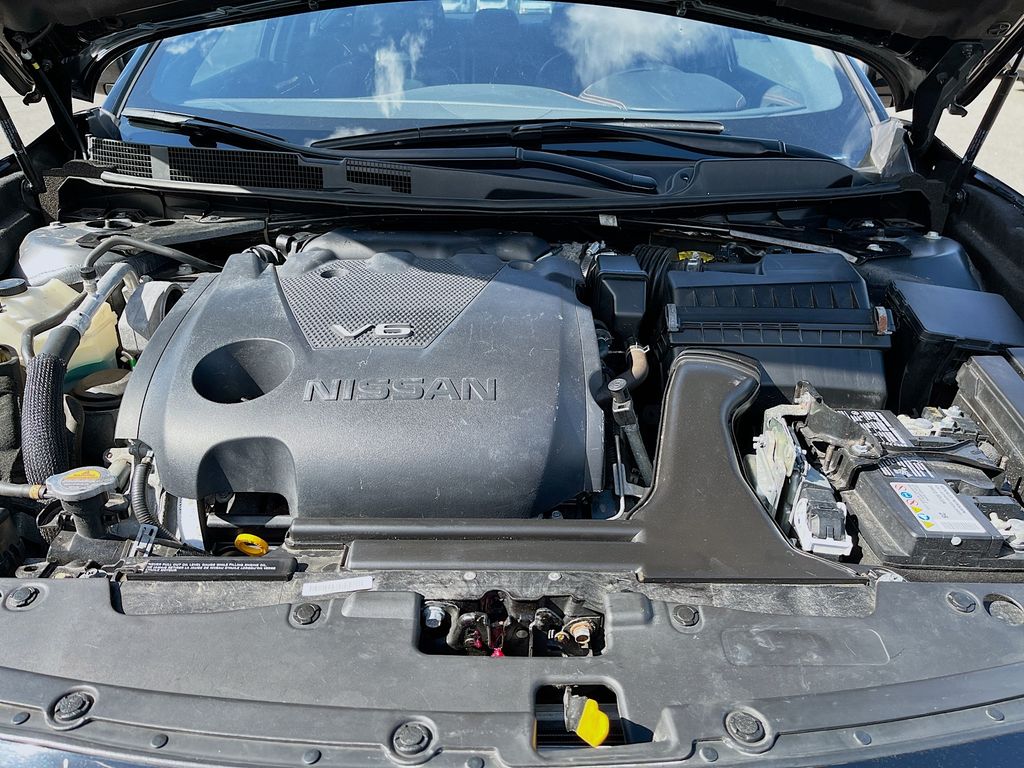Used 2023 Black Nissan SR image 29