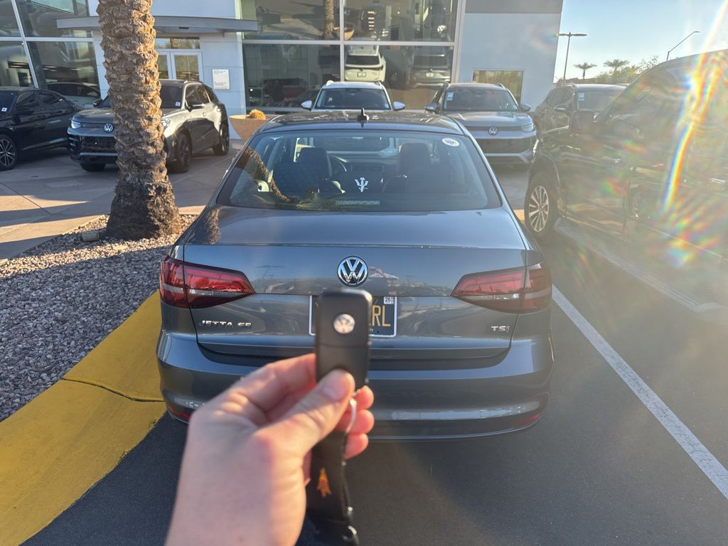 Thumbnail: 2018 Volkswagen Jetta - 5