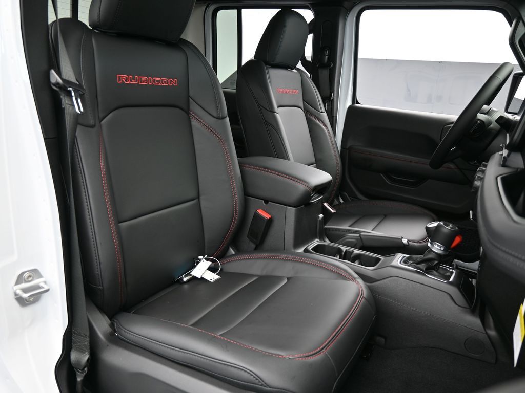 New 2026 Bright White Clearcoat Jeep Rubicon image 38