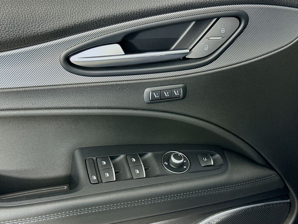 Thumbnail: 2020 Alfa Romeo Stelvio - 17