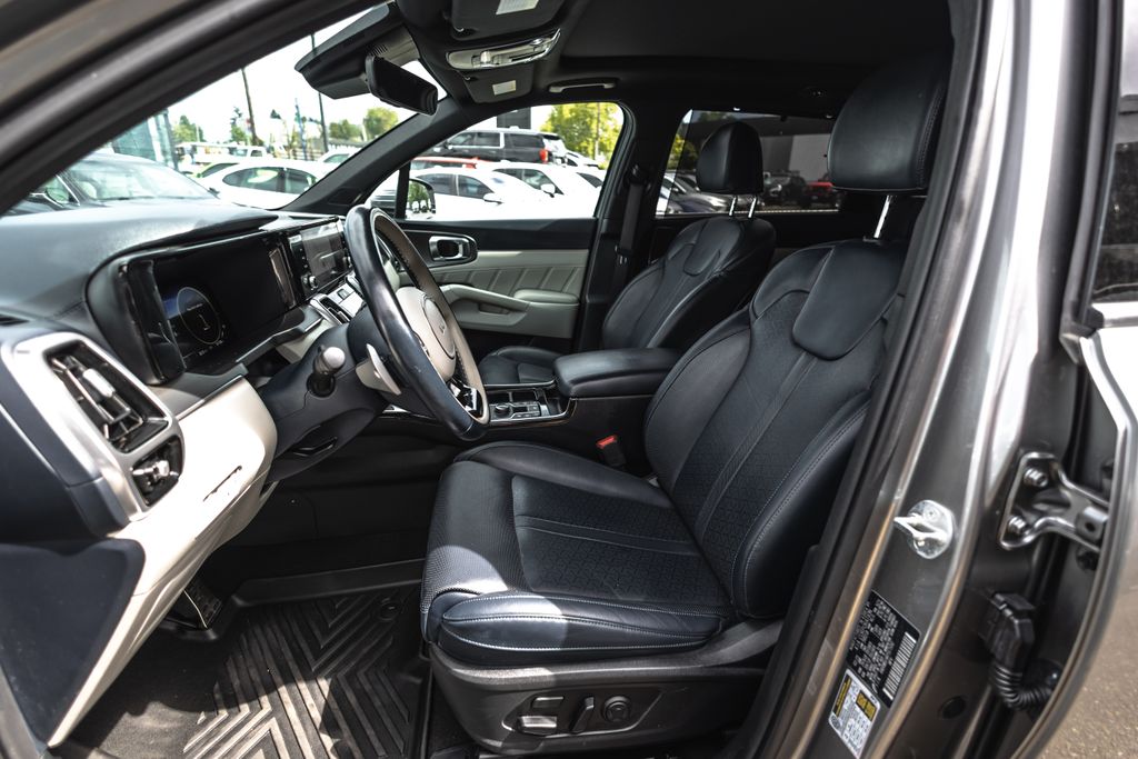 2023 Kia Sorento Plug In Hybrid SX Prestige thumbnail 19