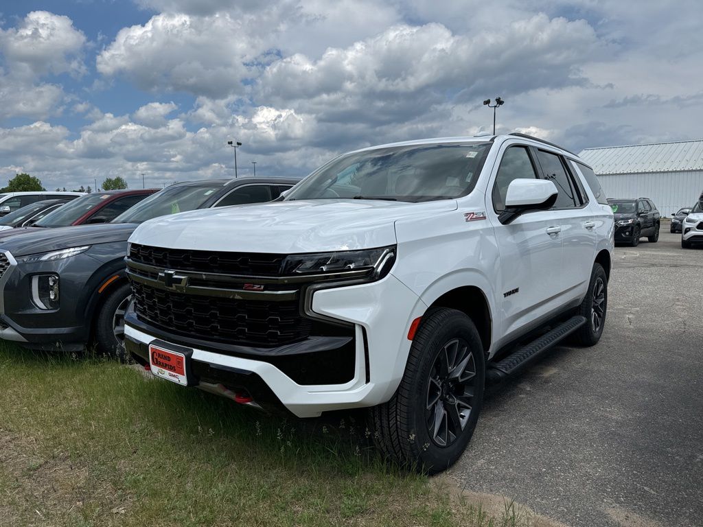 Summit White 2022 Chevrolet Tahoe SUV / Crossover Four-Wheel Drive
