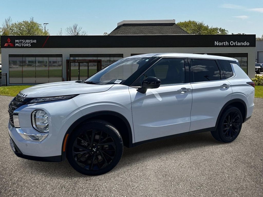 2024 Mitsubishi Outlander SE Black Edition