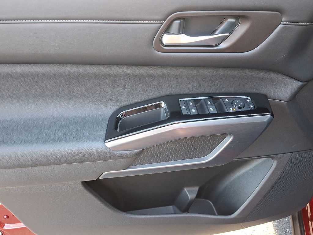 Thumbnail: 2022 Nissan Pathfinder - 13
