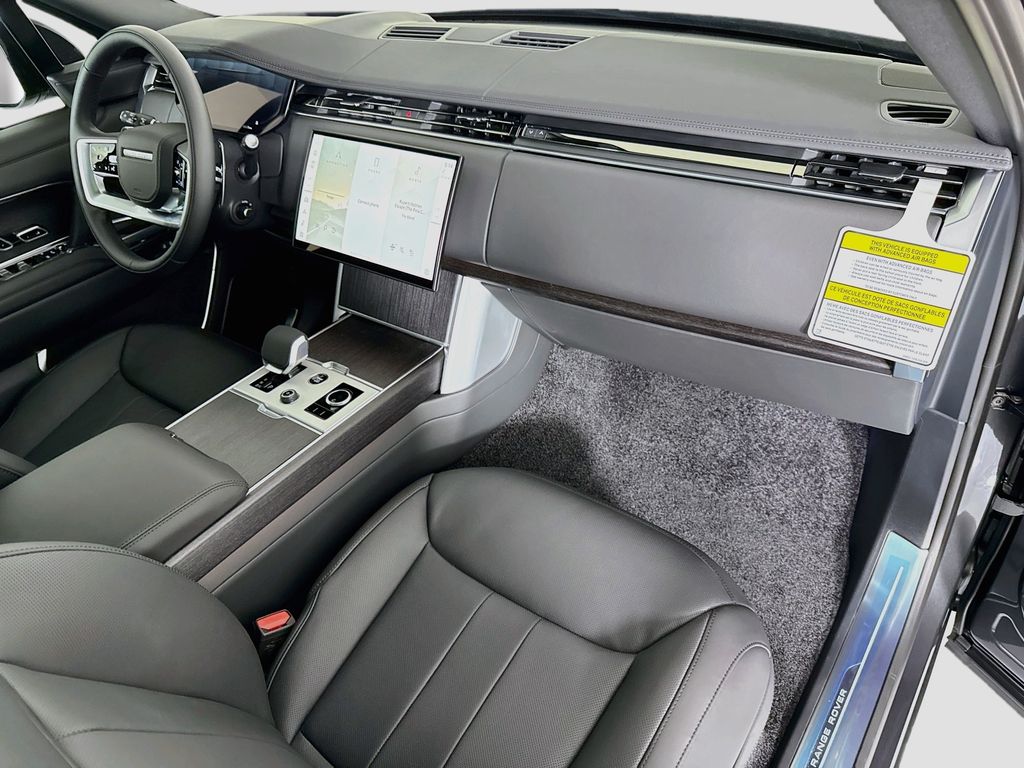 Thumbnail: 2027 Land Rover Range Rover - 18