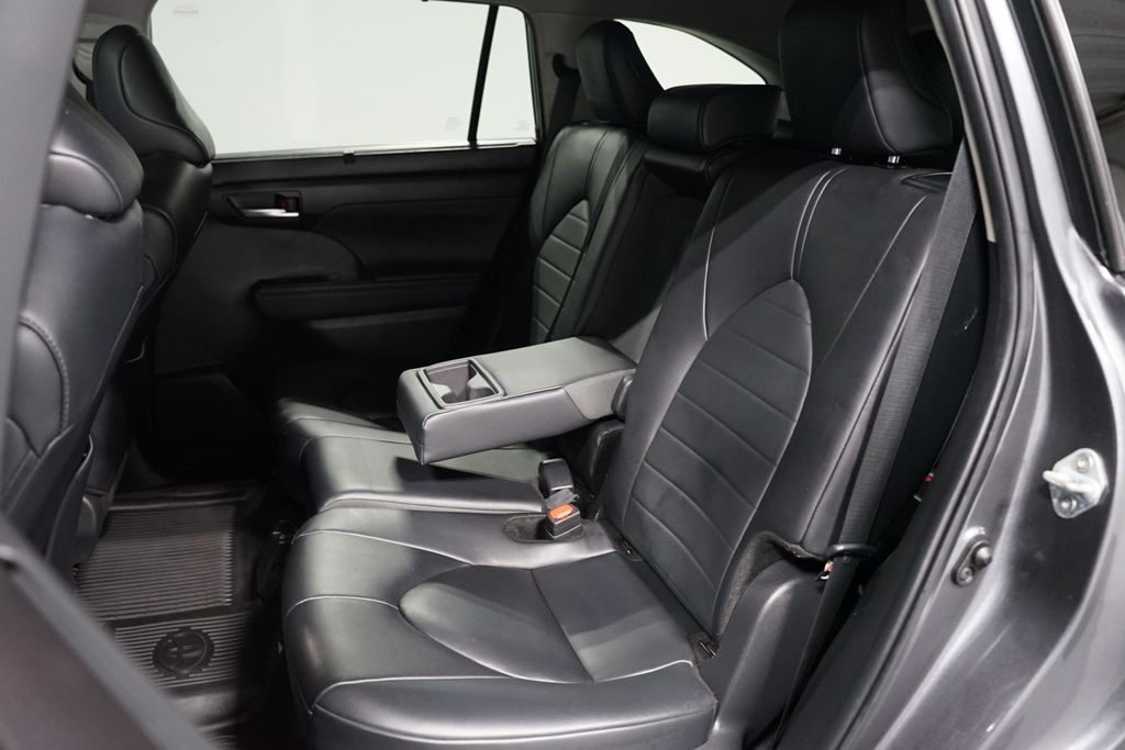 Thumbnail: 2024 Toyota Highlander - 29