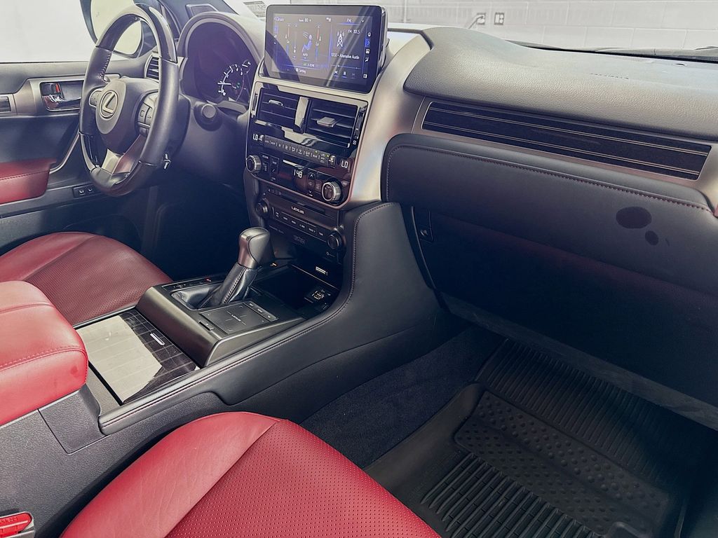 Thumbnail: 2023 Lexus GX - 30