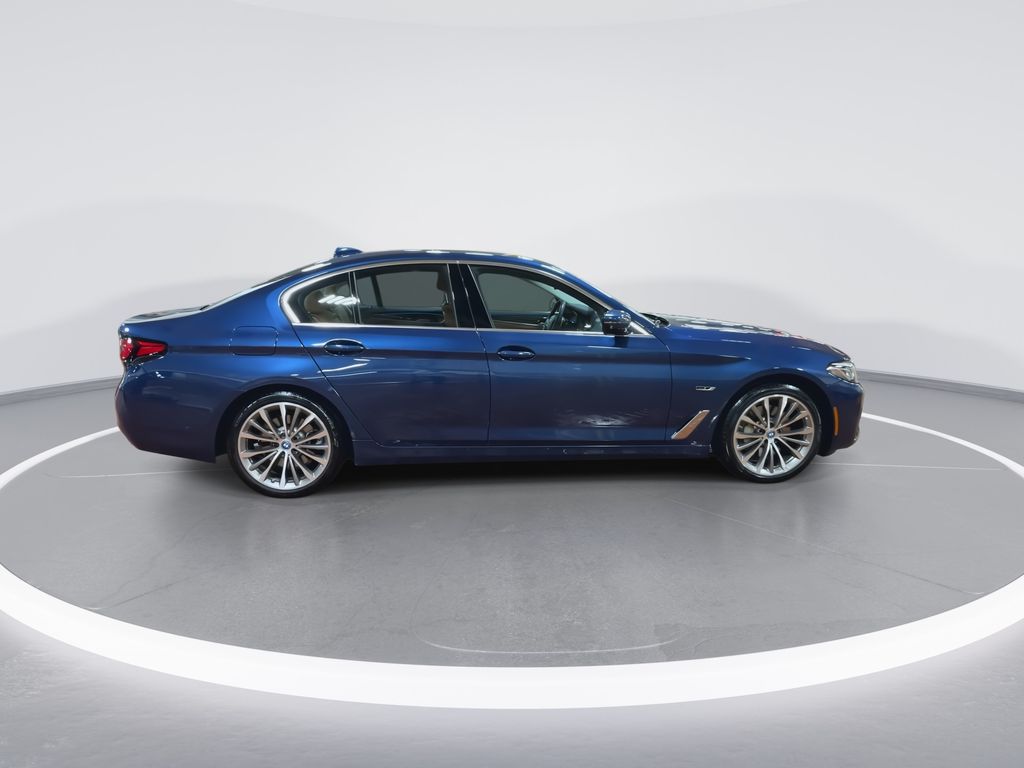 Thumbnail: 2022 BMW 5 Series - 9