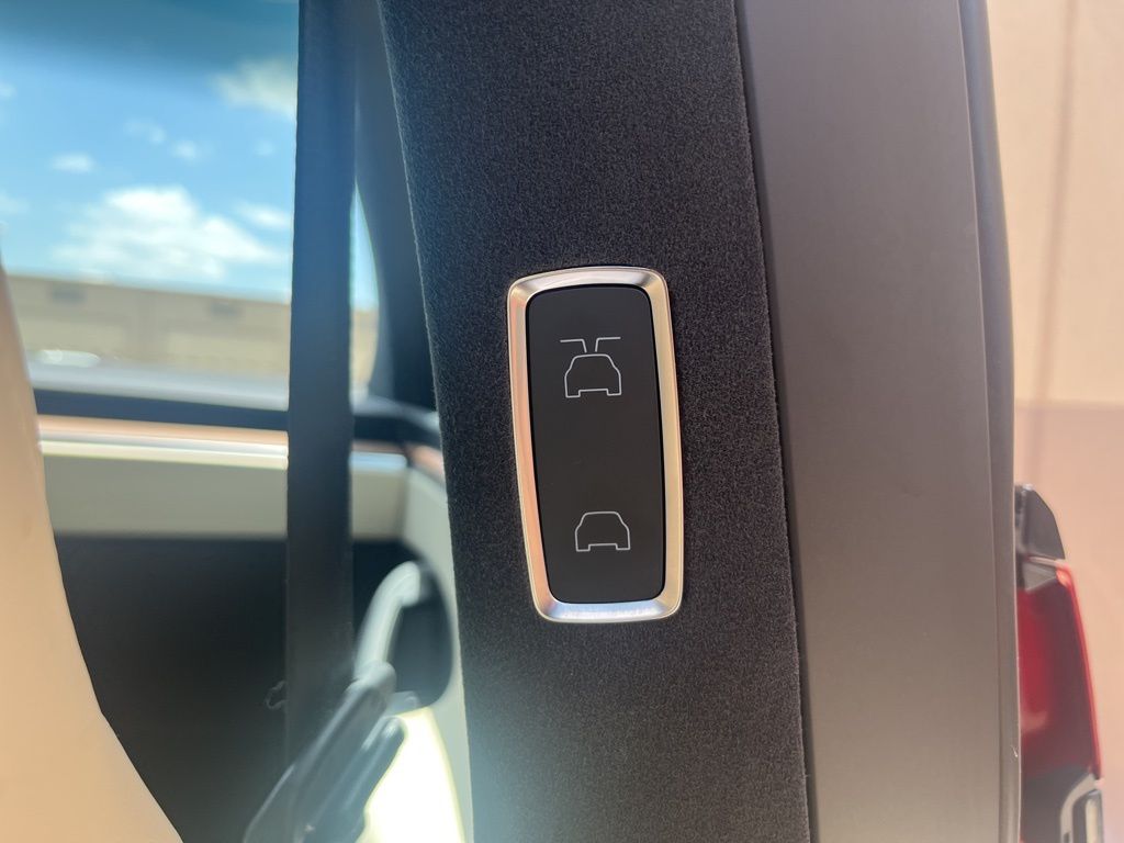 2024 Tesla Model X  26