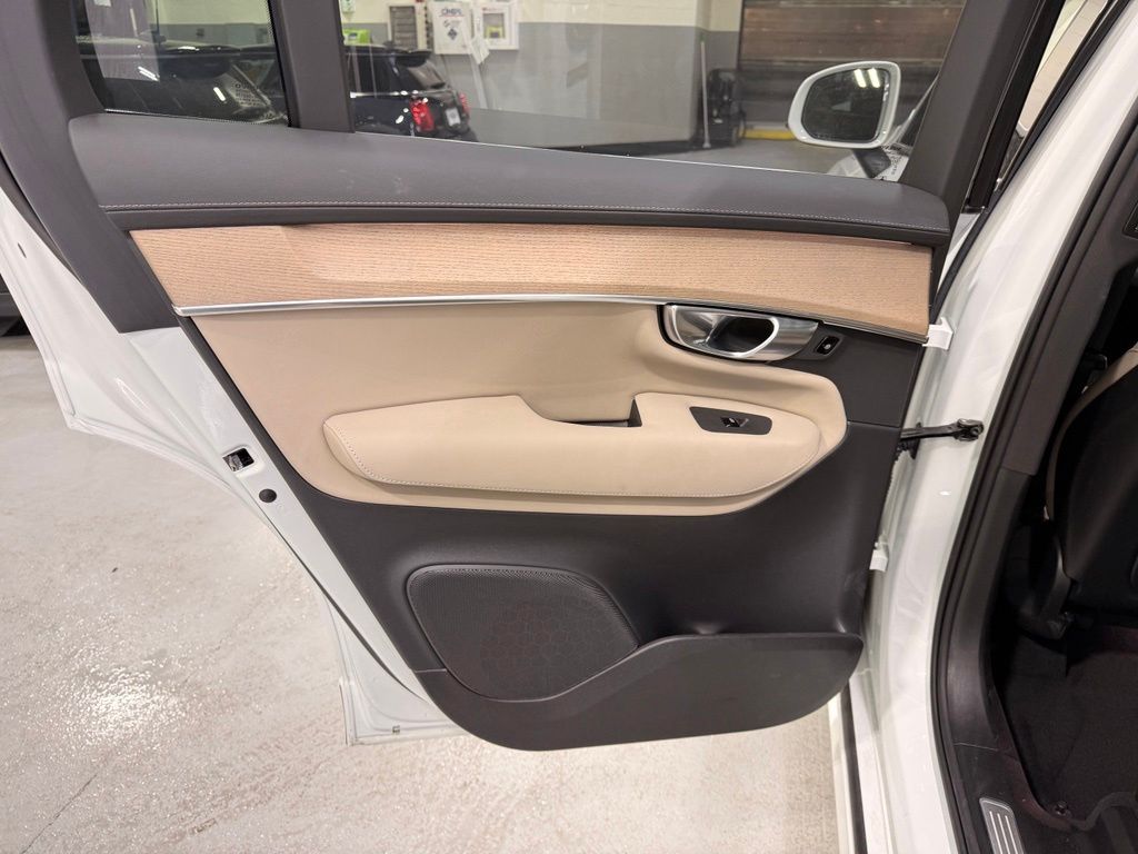 Thumbnail: 2026 Volvo XC90 - 19