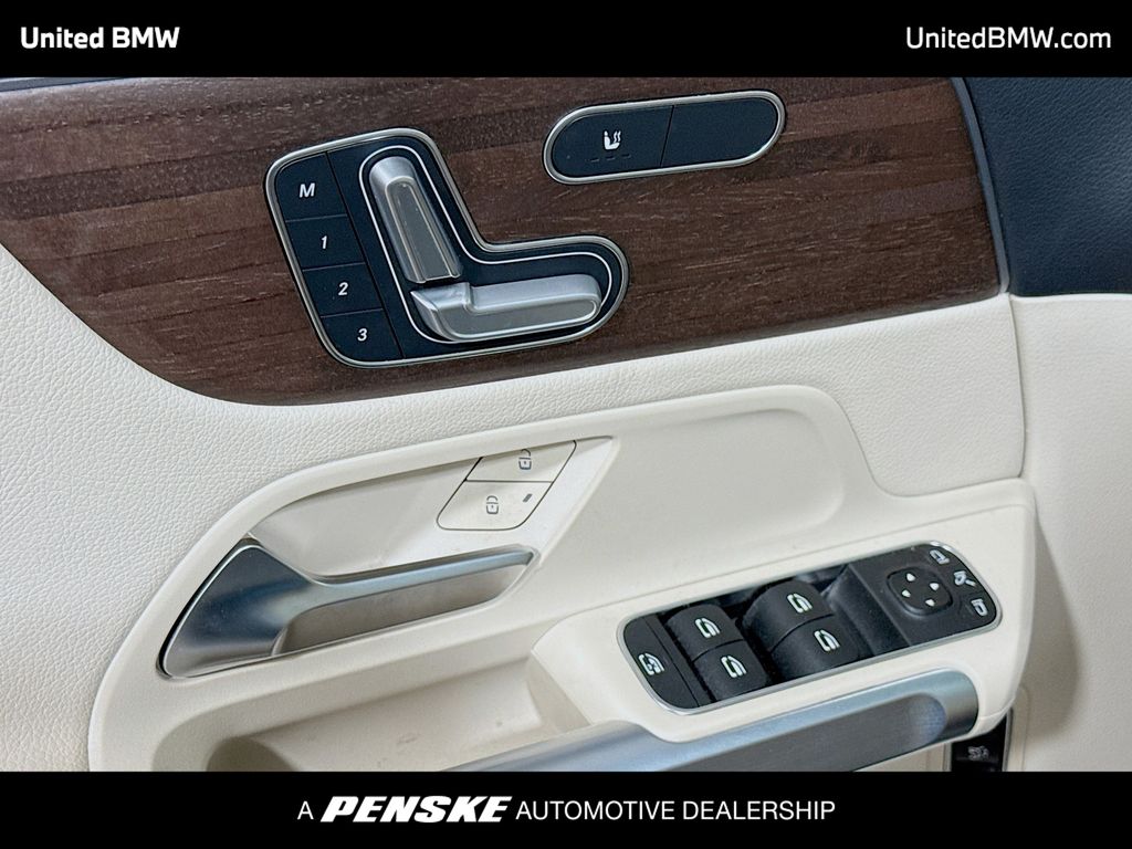 Thumbnail: 2023 Mercedes-Benz GLB - 3