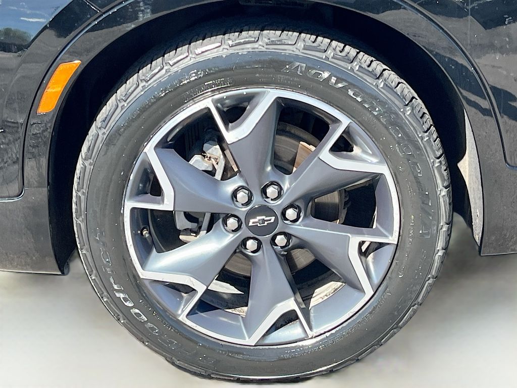 Used 2020 Black Chevrolet RS image 31