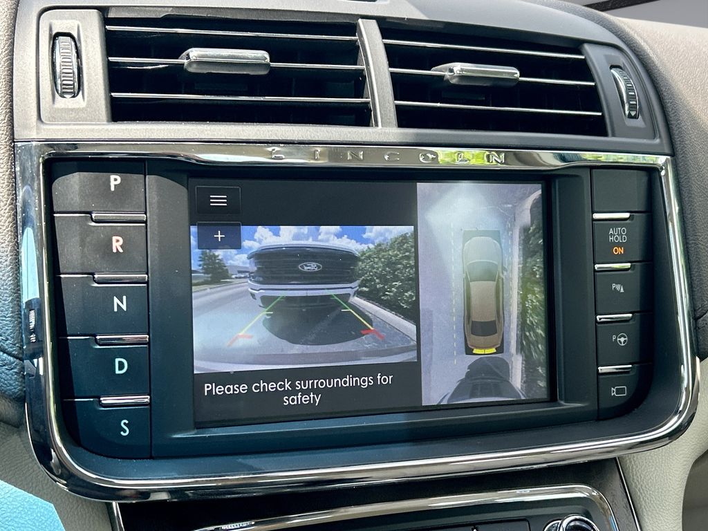 Thumbnail: 2020 Lincoln Continental - 18