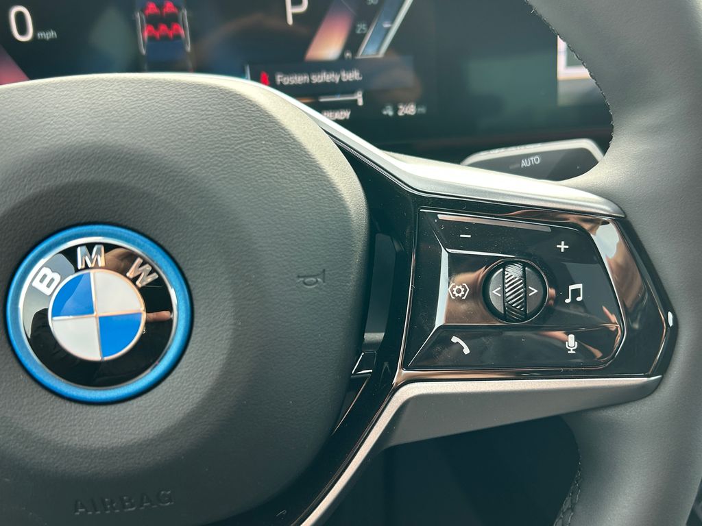 2025 BMW i5 xDrive40 21