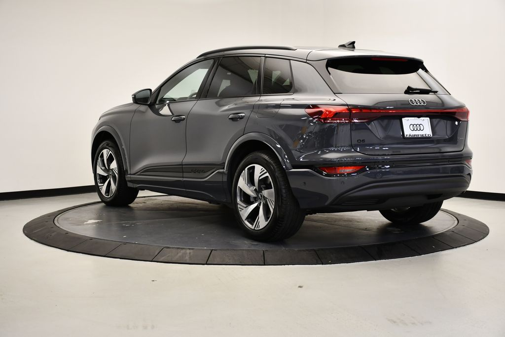 Thumbnail: 2025 Audi Q6 e-tron - 3