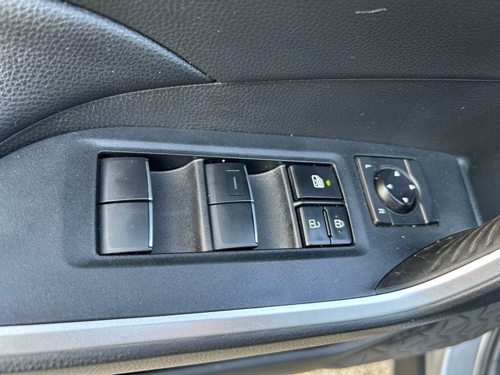 2021 Toyota RAV4 XLE Premium 16