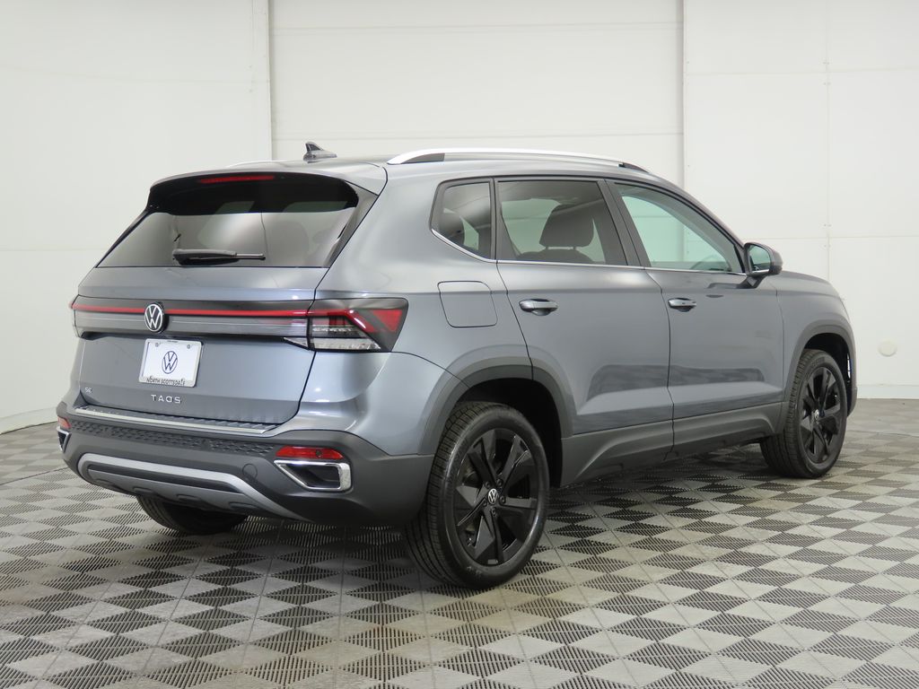 2025 Volkswagen Taos SE 6