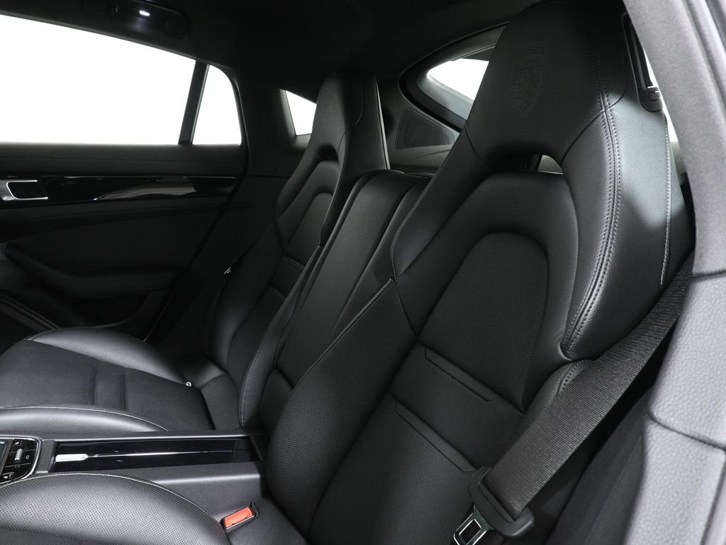 Thumbnail: 2020 Porsche Panamera - 7