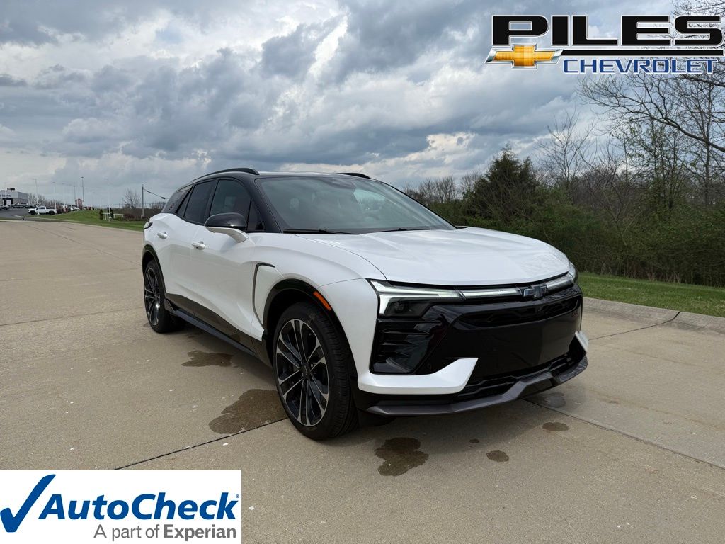 White (Iridescent Pearl Tricoat) 2025 Chevrolet Blazer EV SS eAWD SUV / Crossover All-Wheel Drive 1-Speed Automatic