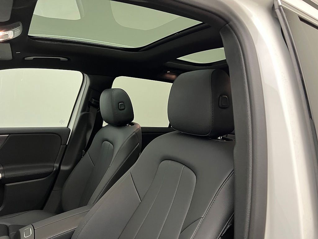 2023 Mercedes-Benz GLB 250 4