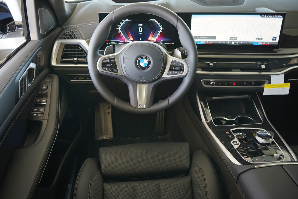 Thumbnail: 2026 BMW X7 - 16