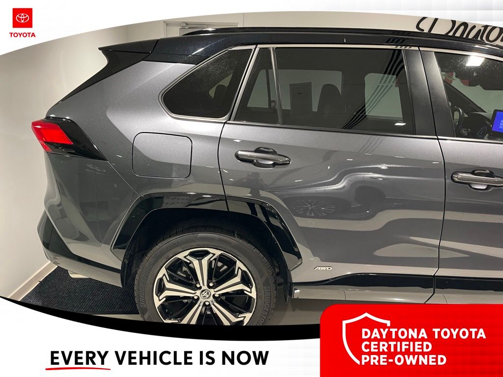 2024 Toyota RAV4 XSE - Photo 3