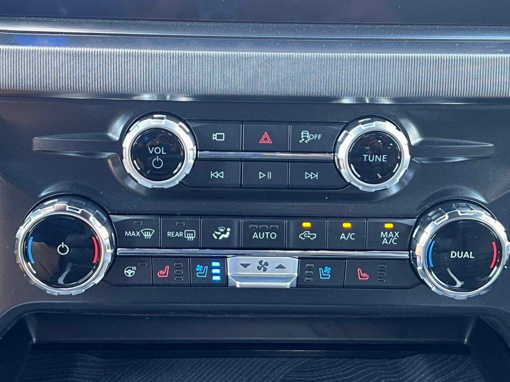 2025 Ford F-250SD Platinum White at Walterboro Ford