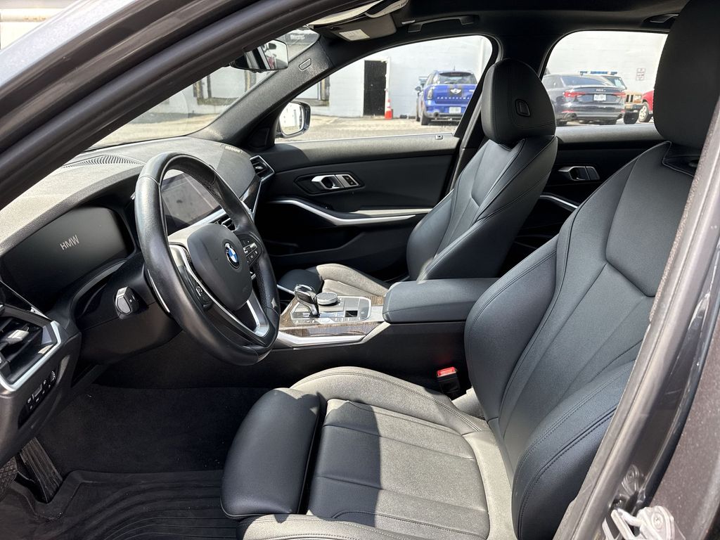 Thumbnail: 2019 BMW 3 Series - 11